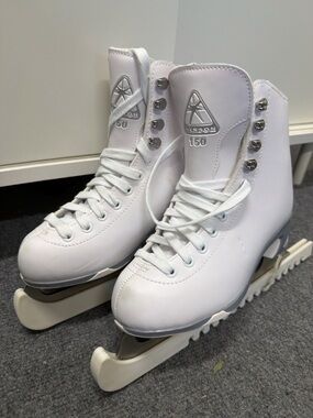 JACKSON White Figure Ice Skates with Silver Accents